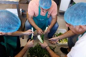 Cuisine de Mariam Prepares Meals For Immigrants - Beirut