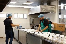 Cuisine de Mariam Prepares Meals For Immigrants - Beirut