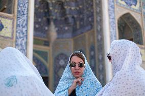 Religion, Daily Life In Iran