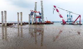 Zhangjinggao Yangtze River Bridge Construction in Zhangjiagang