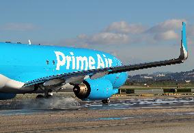 Barcelona airport aircraft on the runway