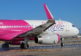 Barcelona airport aircraft on the runway