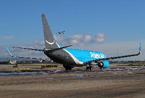 Barcelona airport aircraft on the runway