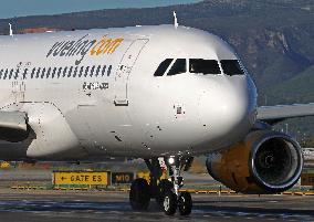 Barcelona airport aircraft on the runway