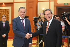 Vietnam-China summit in Hanoi