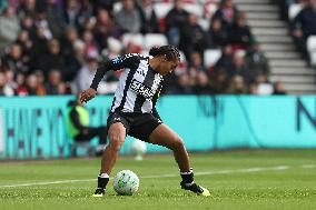 Sunderland v Newcastle United - Barclays Women's Championship