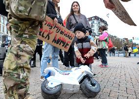 Regular rally in support of Ukrainian POWs in Kyiv