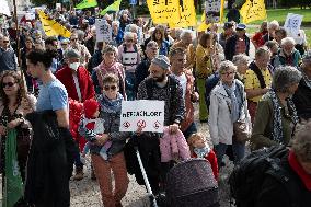 Demonstration Ecolo Against Pesticides - La Rochelle