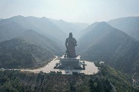 Guan Gong Statue