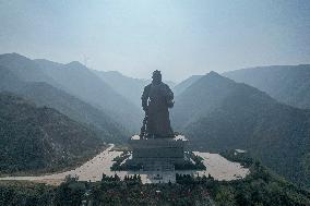 Guan Gong Statue