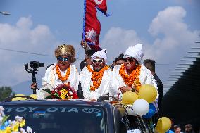 Record Holding Mountain Climbers Gets Rousing Welcome Upon Arrival Back Home