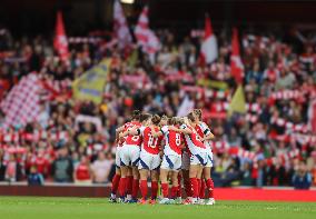 Arsenal v Chelsea - Barclays Women's Super League