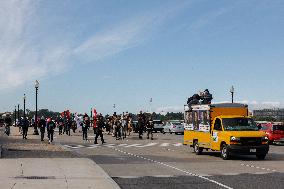 Indigenous Demonstrators Arrive To DC On Horseback