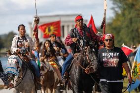 Indigenous Demonstrators Arrive To DC On Horseback