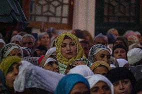 Kashmiri Muslims Pray At Shrine Of Sheikh Syed Abdul Qadir Jeelani In Srinagar