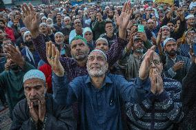 Kashmiri Muslims Pray At Shrine Of Sheikh Syed Abdul Qadir Jeelani In Srinagar