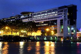 Ministry Of Economy And Finance - Paris