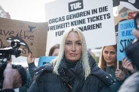 Singer Sarah Connor And PETA Protest In Front Of TUI Travel Agency