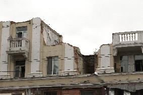 Dnipro apartment block hit by Russian missile on April 19