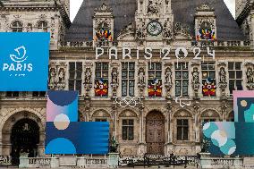 King and Queen Of Belgium At The City Hall Of Paris