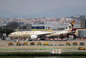 Boeing 777 of Etihad Cargo landing in Barcelona