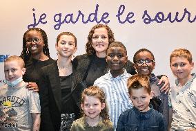 Preview of the film Je garde le sourire pour in Paris FA