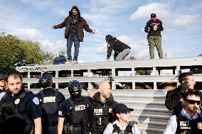 Indigenous Demonstrators Clash With Police Near U.S. Capitol