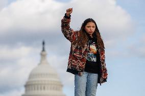 Indigenous Demonstrators Clash With Police Near U.S. Capitol