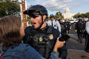 Indigenous Demonstrators Clash With Police Near U.S. Capitol