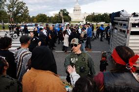 Indigenous Demonstrators Clash With Police Near U.S. Capitol