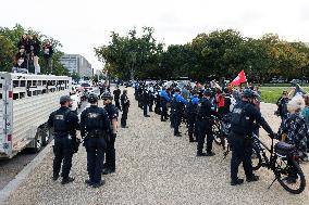 Indigenous Demonstrators Clash With Police Near U.S. Capitol