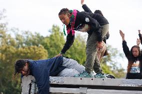 Indigenous Demonstrators Clash With Police Near U.S. Capitol