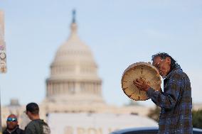 Indigenous Demonstrators Clash With Police Near U.S. Capitol