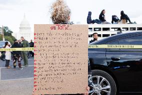 Indigenous Demonstrators Clash With Police Near U.S. Capitol