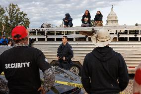 Indigenous Demonstrators Clash With Police Near U.S. Capitol