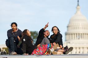 Indigenous Demonstrators Clash With Police Near U.S. Capitol