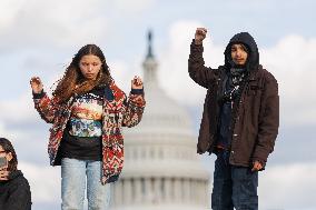 Indigenous Demonstrators Clash With Police Near U.S. Capitol