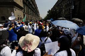 Daily Life In Mexico City