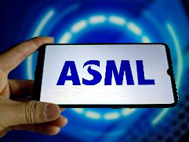 Illustration ASML Shares Plunge