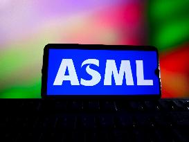 Illustration ASML Shares Plunge