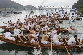 Traditional boat race