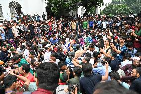 Students Demonstrate In Dhaka