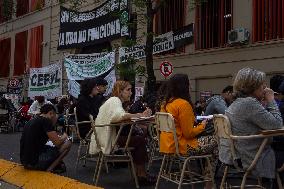 Takes And Public Classes At The Faculty Of Philosophy And Letters UBA, Buenos Aires, Argentina.