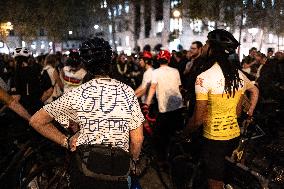 In Paris, The Cycling Community Rallies, Pays Tribute And Denounces Road Violence