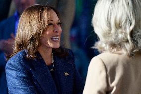 Harris Campaigns with Former Republicans in Pennsylvania