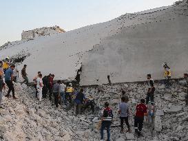 Civilians Killed And Injured In Russian Airstrikes Targeting Idlib, Syria