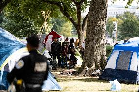 Indian Tribe Camp On The National Mall In Washington DC  One Protesters Was Arrested  For Assault On A Office .