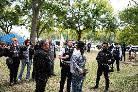 Indian Tribe Camp On The National Mall In Washington DC  One Protesters Was Arrested  For Assault On A Office .