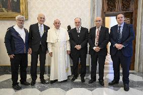 Pope Francis Meets Former Israeli And Palestinian Ministers - Vatican