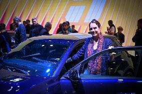 Olga Givernet Visit To Paris Motor Show - Paris